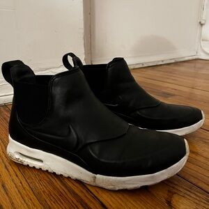 Nike Thea Mid Black Slip-On Sneakers